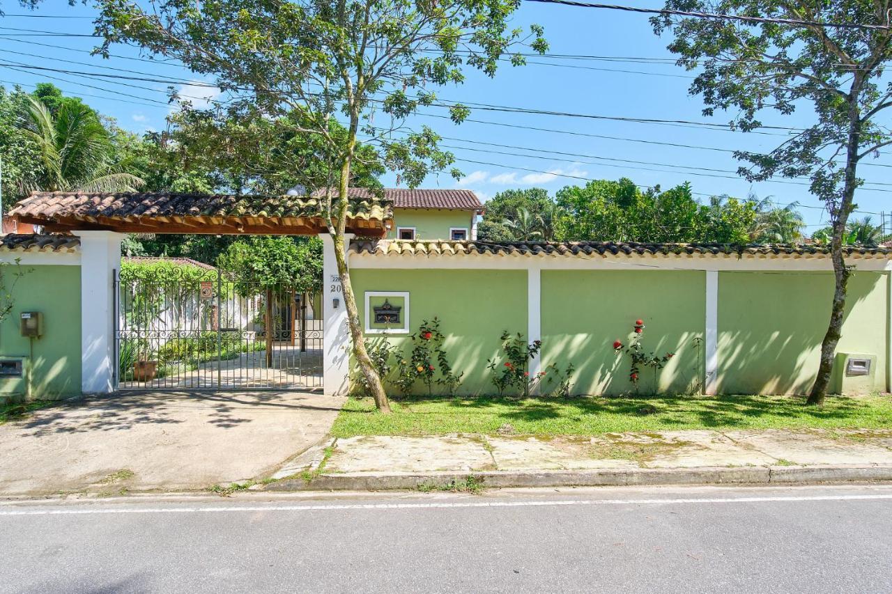 Villa Casa Petunia Com Ar E Piscina Perto Do Centro Araquari Exterior foto
